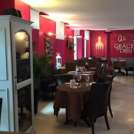 Hotel A La Grace De Dieu Brie-Comte-Robert Bagian luar foto