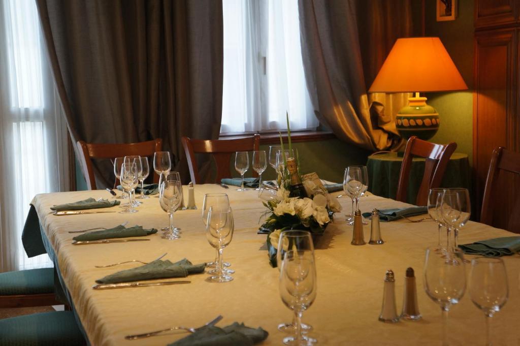 Hotel A La Grace De Dieu Brie-Comte-Robert Bagian luar foto
