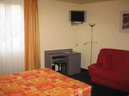 Hotel A La Grace De Dieu Brie-Comte-Robert Bagian luar foto